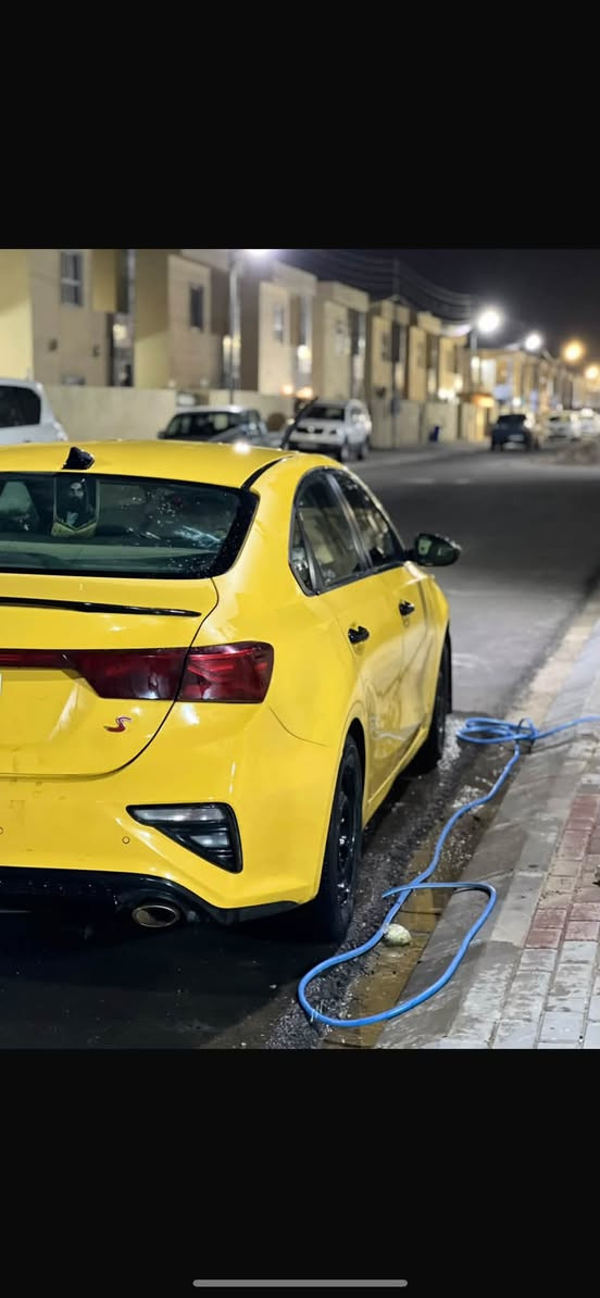 السلام عليكم  سياره كيا فورتي مديل ٢٠  للبيع محرك مفتوح   كير محور المرغوب سونار مرفق بصور   دوشمه كامله سياره كامله على آخر شي شاشه تاب *********** بي واتساب بدون مراوس
السعر ١٠٥ وبيه مجال مكاني بغداد البياع 
ملاحضه مرات يصير بيه رجفه من ٣٠من تمشي ٦٠ هيج وتروح
