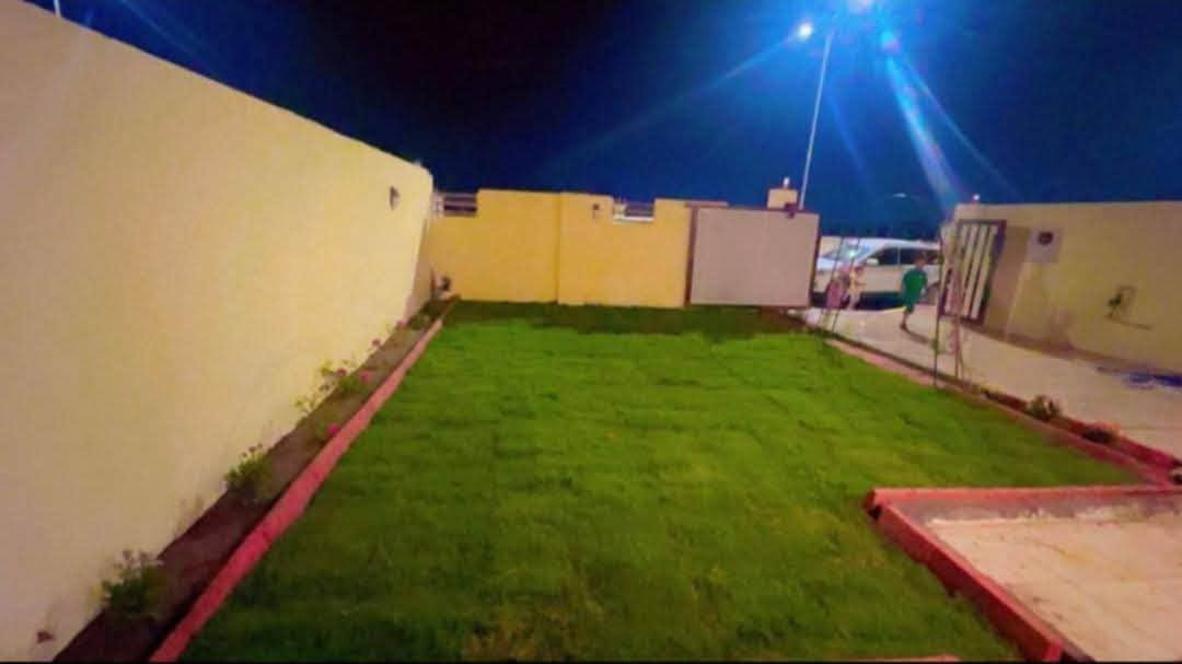 دار للبيع مجمع بيتي السكني الزون الثالث مقدمه 115 مليون شهري مليون فقط  مساحه 230 م
على سايدين 3 غرف نوم صالة استقبال كراج حديقه 
جاهز للسكن الاستفسار ***********
