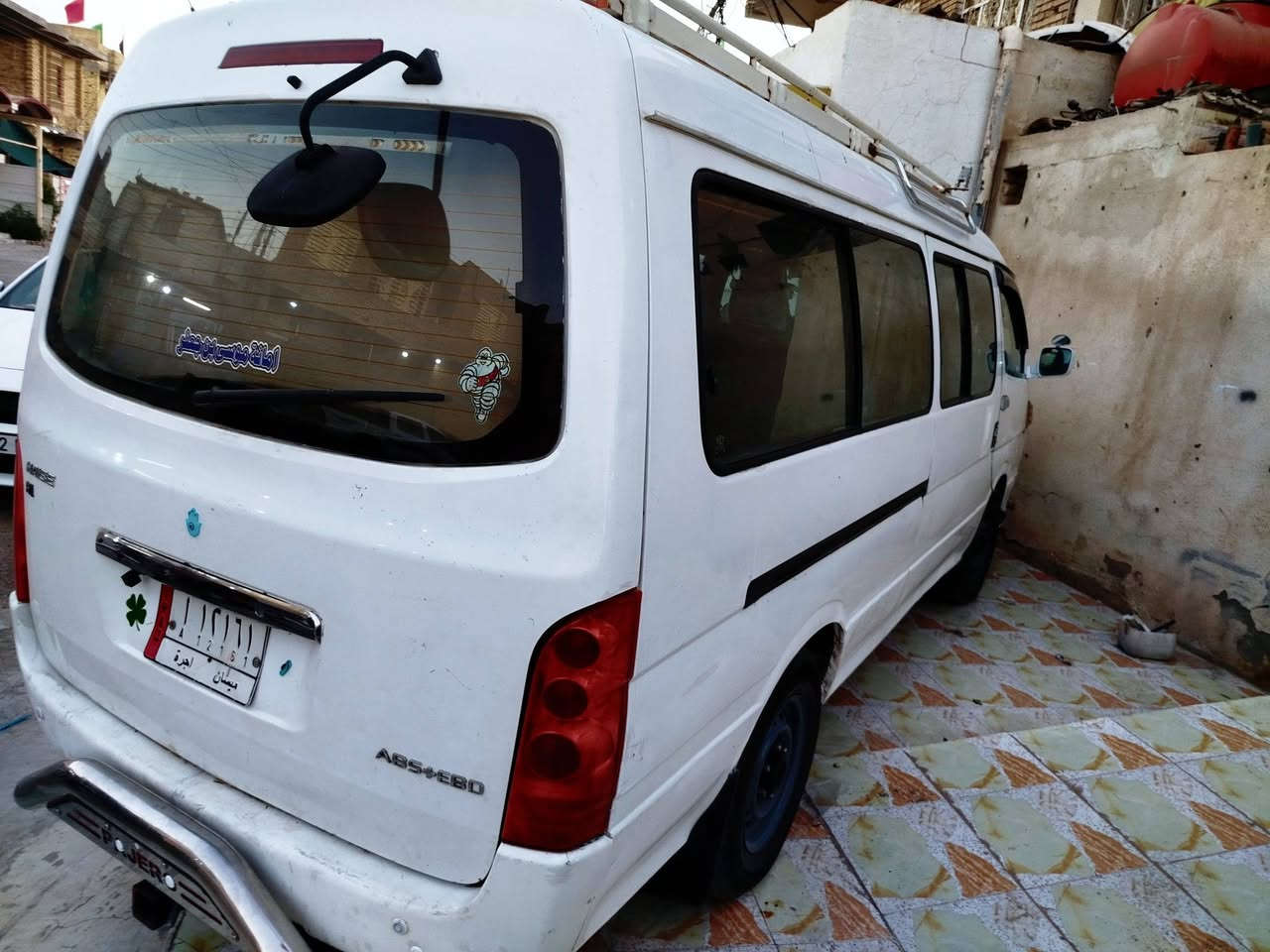 السلام عليكم اج وان موديل 14جاهزه مكينه جديده حداديه عامه طخم تأير دواخل حلوه تبريد كامل كهربائيات كله شغاله لايت زنون سستم كامل كشرته حلوه بيه طخات معمره رقم ميسان والسياره بميسان جاهزه كبل للشارع مراوس اوبيع سعر ب٨٠ الشراي يتصل ***********
