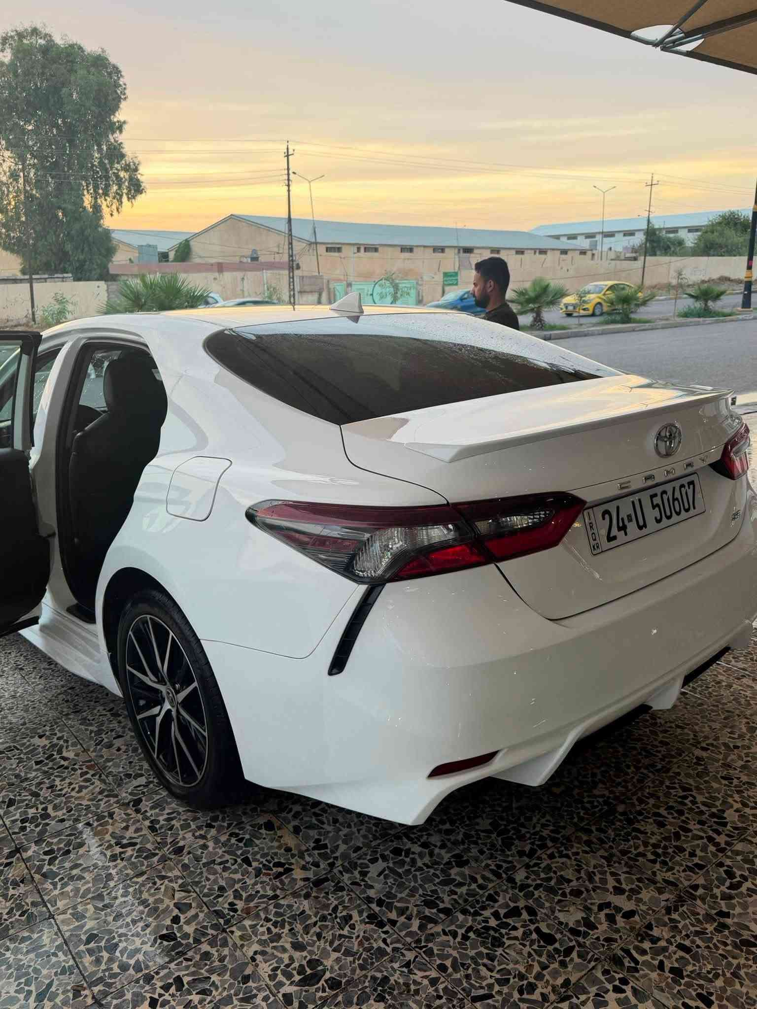 كامري SE • ٢٠٢٣ • شبر صبوغ