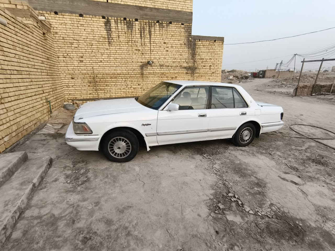 سيدان • بدون تعمير • تبريد ثلج