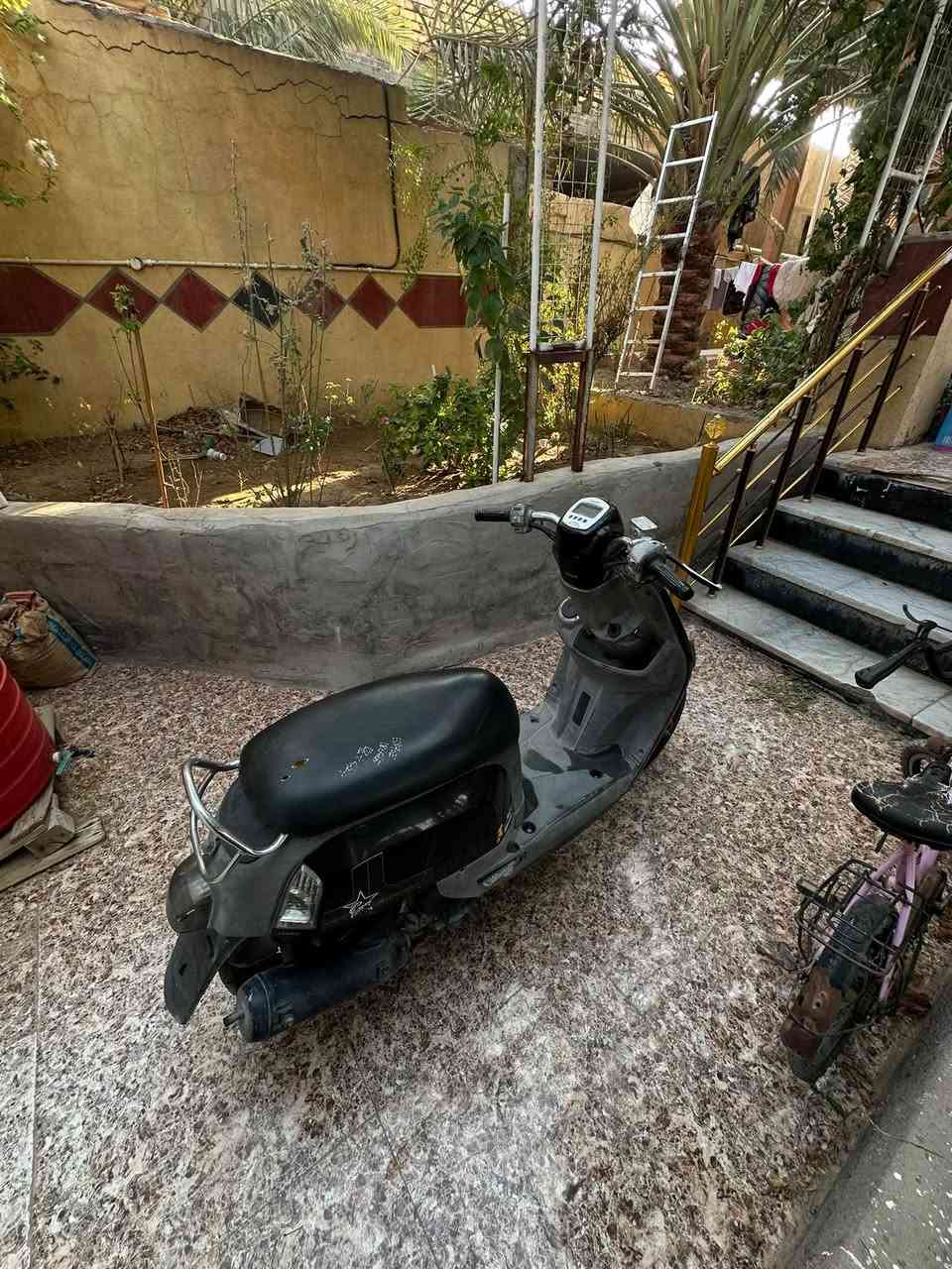 بوليس • لا مفتوحه • مكينتها ناعمه