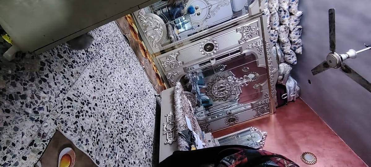 السلام عليكم من رخصت الادمن عندي غرفه تركيه للبيع النضافه 80/100المكان الامين الثانيه سعر الغرفه مليون 200وبيها مجال مستعجل على بيعتها التواصال وتساب فقط ***********
