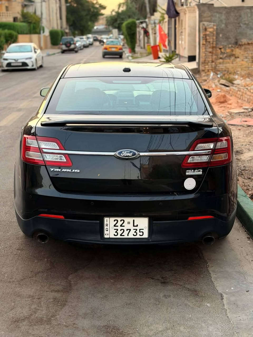 فورد تورس2014  ( SHO ).   خليـــجيي رقم اربيل ماشيه 163km
فول مواصفات اعلى فئه 
كفاله عامه  لون اسود. 
ربع بنيد فقط كلير بدون حادث اثر جراد 
فتحة سقف.
 شاشة  SONY لمس كبيرة تدعم نظام الملاحة (الخرائط) وكاميرا خلفية مع حساسات.
 نظام صوتي احترافي (Sony).
 كراسي جلد أصلية (بصمة SHO) مع ميزة التدفئة والتبريد والخزن.
 تشغيل عن بعد + بصمة أبواب وبصمة تشغيل.
 رادارات جانبية ونظام تنبيه النقاط العمياء.
 ويل  20 فئة السبور.
 إضاءة داخلية محيطية متعددة الألوان.
دواخل  اسود   
الدواخل:7الوان لد تحكم بلادي من الشاشه 
بصمة ابواب وبصمة تشغيل  - باسوررد باب
وسادات هوائية + رادار امامي وخلفي + حساسات
بردة خلفي 
بغداد للاستفسار    ***********
