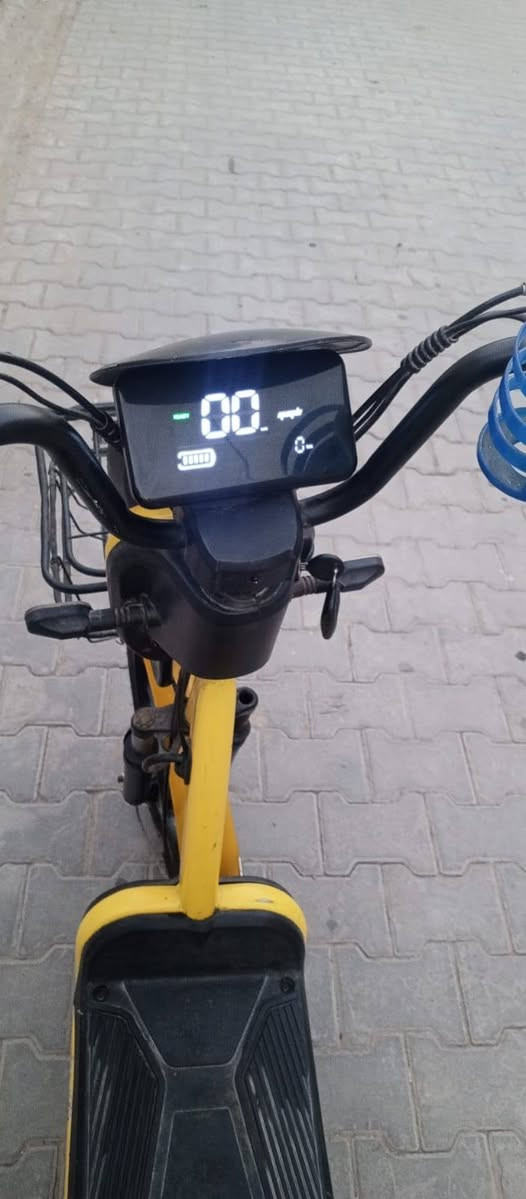 دراجه شحن للبيع بطاريات مابيهن شي السعر ٢٠٠ وبيها مجال التواصل واتساب فقط ***********
