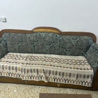 قنفتين • ٨ مقاعد • اسفنج متضرر