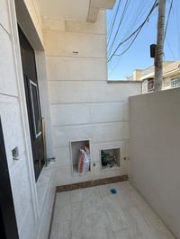 البنوك • مشتمل • ١٠٠م