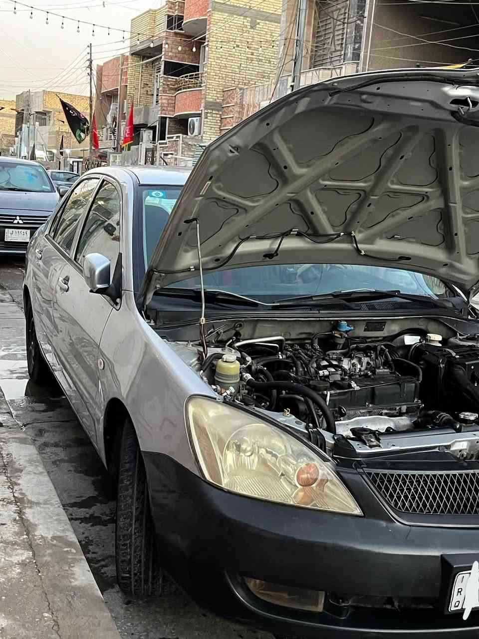 السلام عليكم
اخوان عندي لانسر موديل 2011 للبيع السيارة بأسمي رقمها بغداد منظومة غاز كامله انسى شي اسمه دوانز 
تكدر تستخدم البانزين وتستخدم الغاز وتخم تاير جديد مصارلي ثلاث ايام من شادهن باتري جديد وراديتر جديد 
وتبريد ثلج كامل مكمل ما يحتاجلك شي وشاشه وكاميرا خلفيه دواخلها نظيفة بلادية السيارة مكفوله لغود شواصي 
وگير ومكينه خير من الله 
رقمي ***********
سونارها مرفق بالصور 
مكاني بغداد 
تجي تفحص والبي خير الله يقدمة 
سعر السيارة ب 78 وبيها مجال للطيبين
