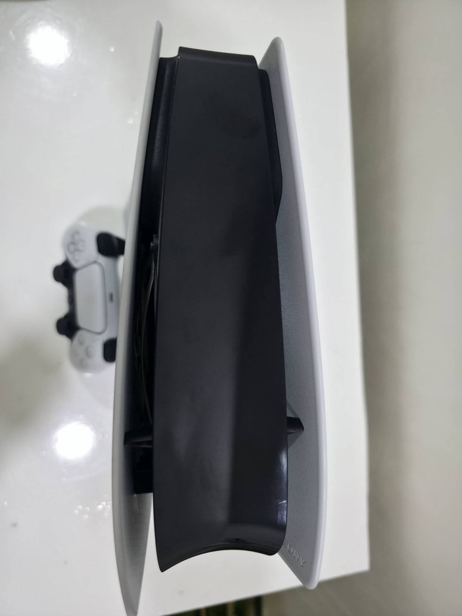 السلام عليكم اخوان 

playstation 5 slim 
للبيع مع قرص

الجهاز نظافة 99% غير مفتوح والكارتونه موجودة وياه 

اليدة الخاصة بالجهاز موجودة مع وجود
 ال (HDMI/ وكيبل الطاقة/ وكيبل الشحن الخاص باليدة) 

الذاكرة: تيرا

المكان: ميسان والتوصيل غير متوفر 

السعر850الف دينار وبيه مجال

التواصل واتساب ***********
