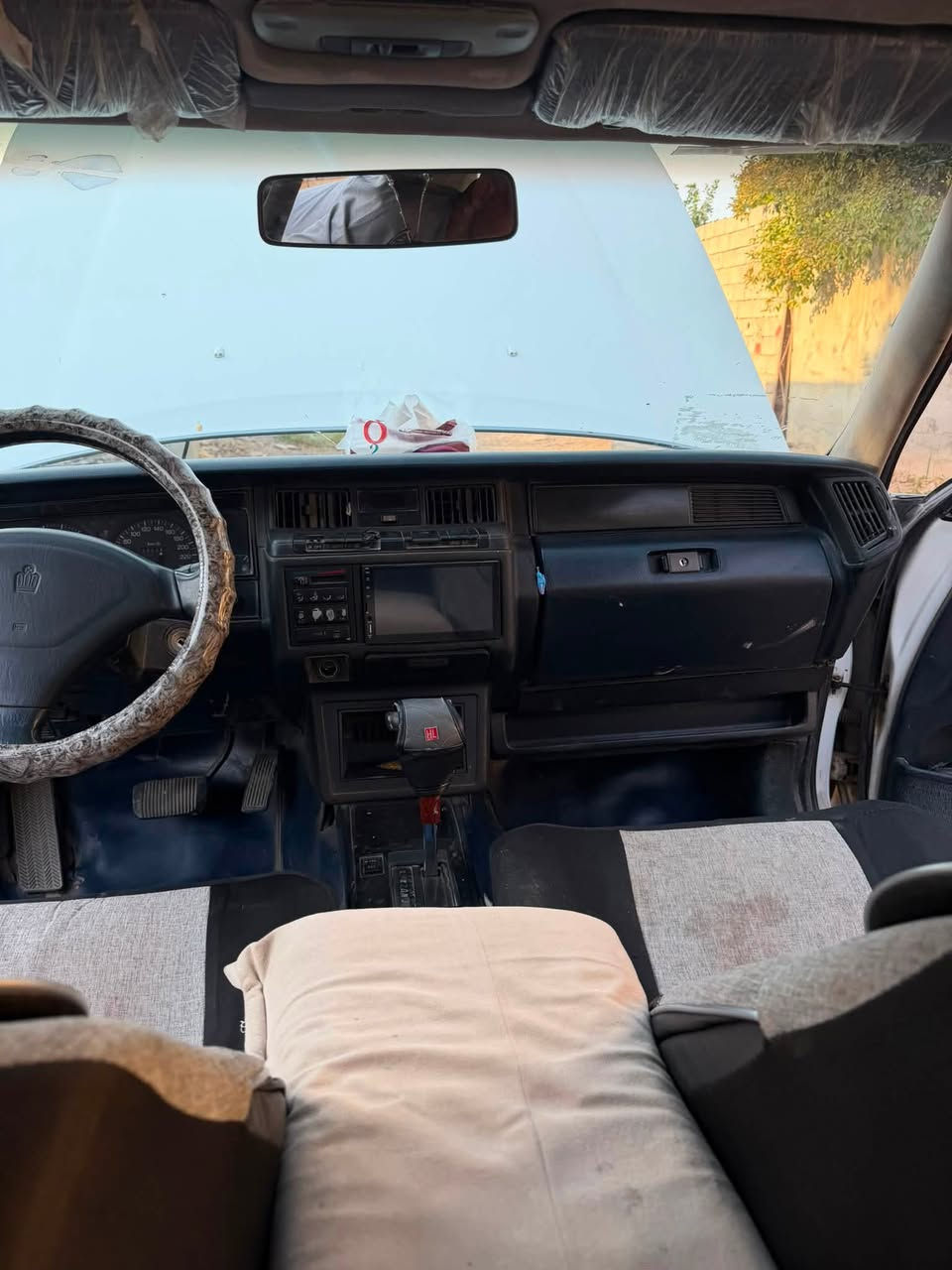 السلام عليكم ارنب يسرا بلادي موديل 92 كير محرك كفاله تبريد ثلج رقم بغداد سنويه 2030 صاحبه الشرعي قريب عليه تحويل مباشر حادث صفحه الراكب ومصبوغه عام بيه معجون بس كلشي بسعره سعره 57 وبيه مجال 
***********
