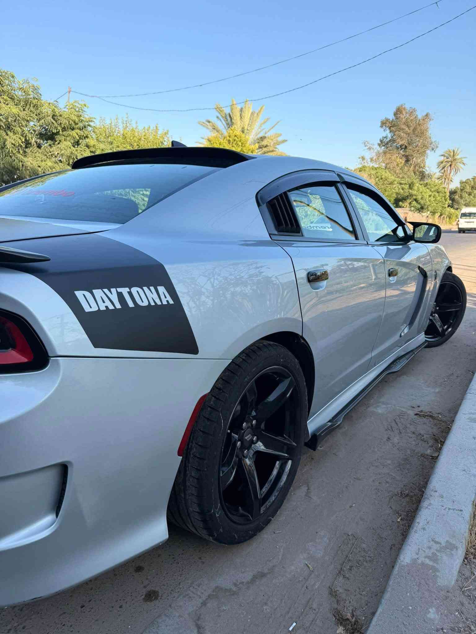 جارجر  دايتونا 2021 / Daytona)

المحرك : 5700/8V

الحالة :  قطعتين صبغ جاملغ +بنيد 

 

العداد : 71الاف KM 

مواصفات : DAYTONA 1/1

عدا فتحة 

اكسل قفل 3.9 SRT

لايتات زينون بلاد 
دبات السود

كشنات كنتارا كهرباء

كشنات ميموري خزن

شوتة رياضية بلاد مال دايتونا

فجوج برمبو 6 بستم 

كشنات تدفئة + تبريد + ستيرن هيتر

شفتات ستيرن + مودات رياضية بشاشة

شاشه كبير + حساسات وكاميرا

السيارة كلها مختمة Daytona

السياره كلشي بيها بلادي حجرها وتفاصيلها ستوك

السعر 220$ وبيها مجال وماكو دايتونا 21 بهيج سعر 

رقم بغداد انكليزي هزه وسنويه جديده  مكاني بغداد  باسمي 

*********** واتساب
