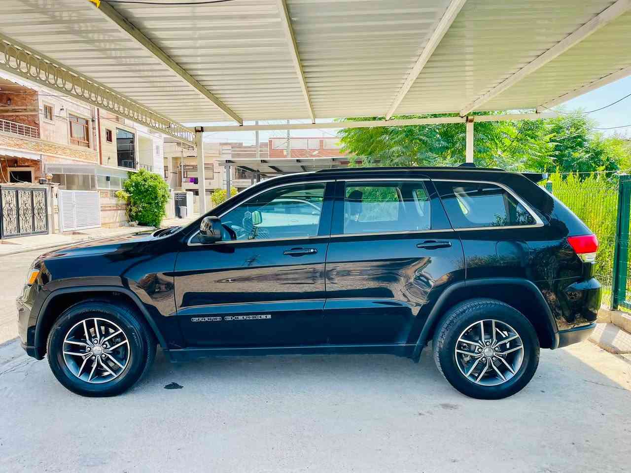 Jeep Laredo 2017 4*4 سيارة كلين مكفوله كفالة عام عنوان أربيل 
***********
***********
وتسأب
