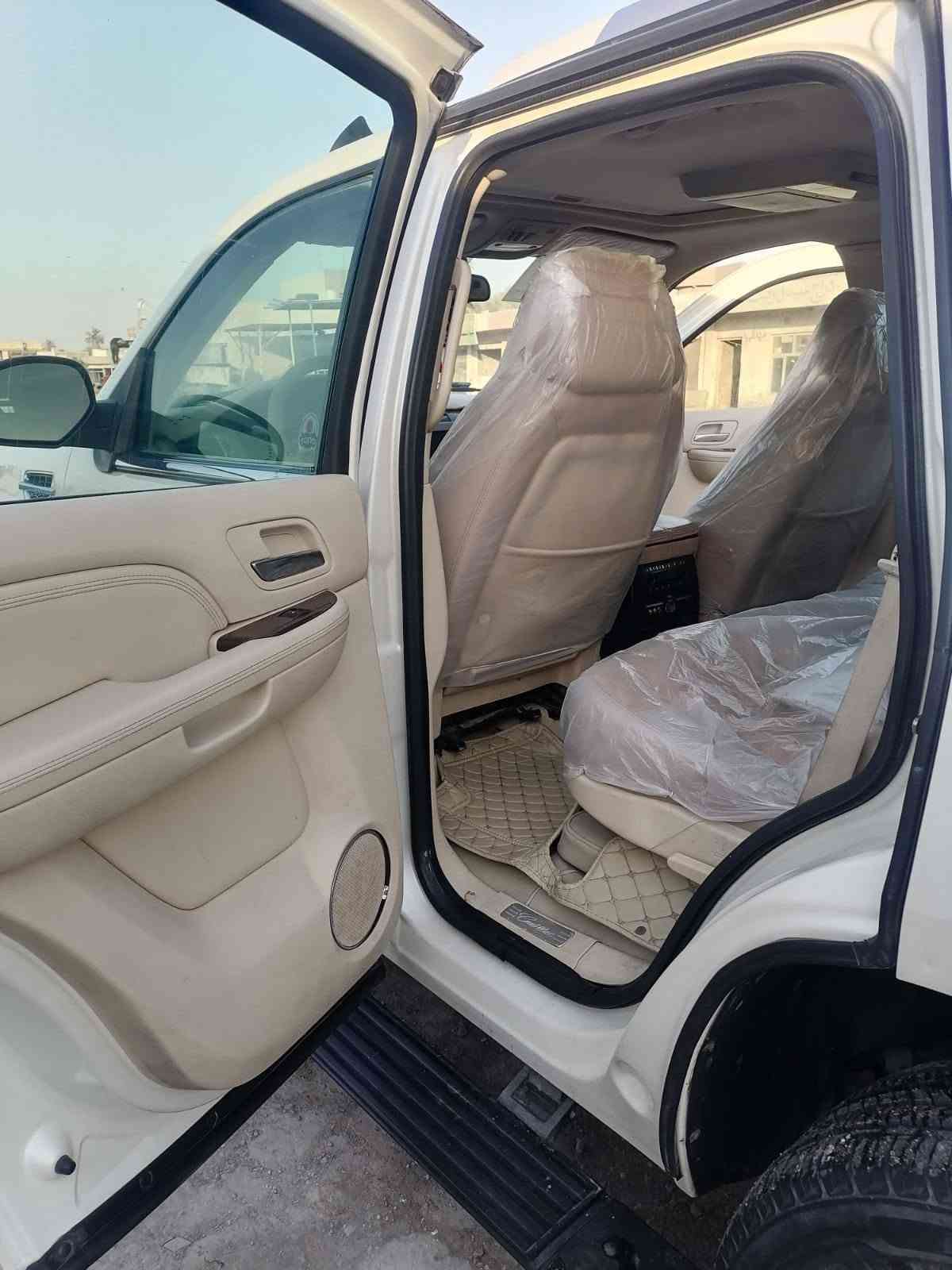 كاديلاك • موديل ٢٠١١ • ما بيها صبغ