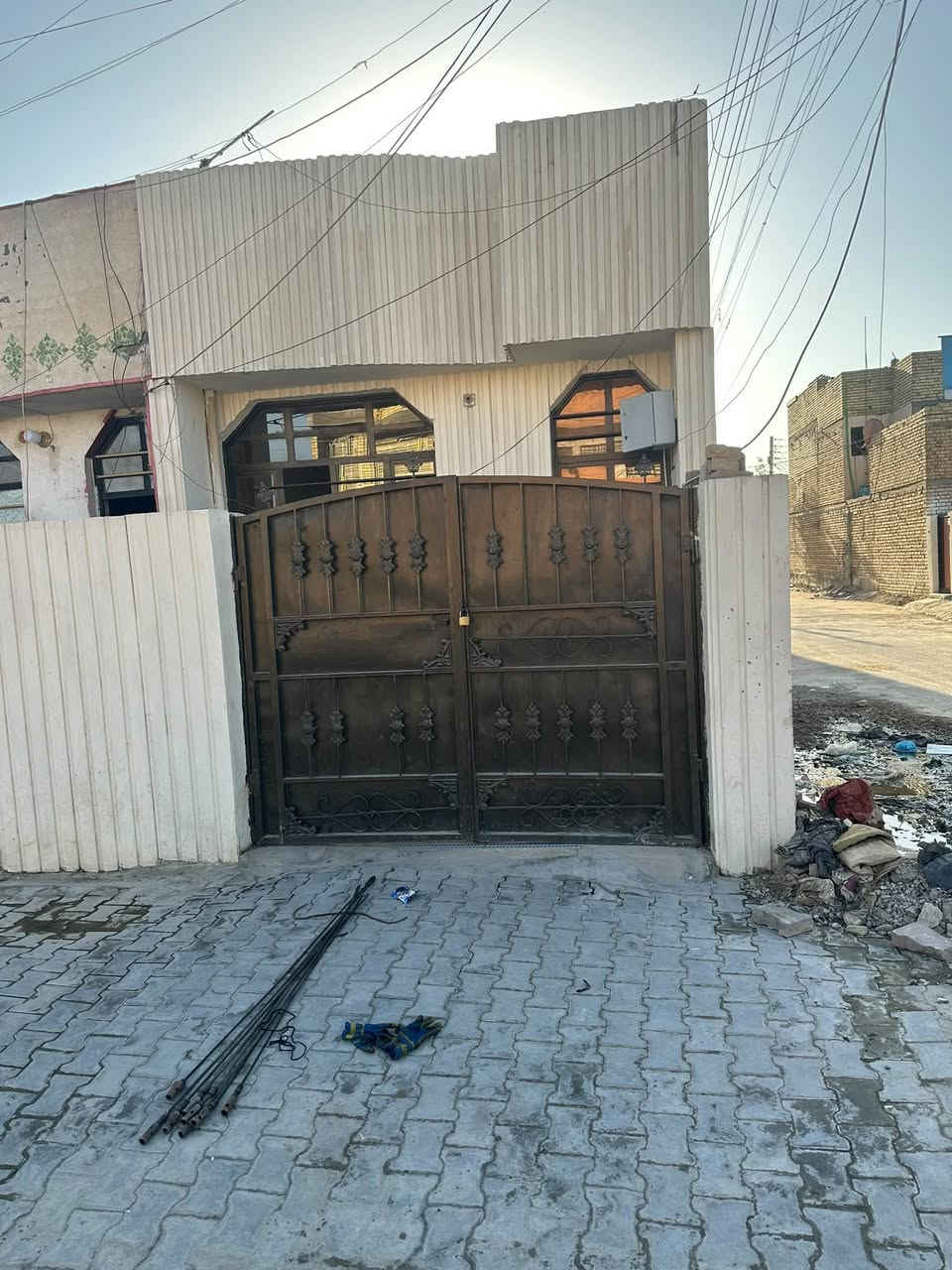 بيت  ٨٠ متر شارع ٢٠ الحسينيه
منطقة ابو سمير للأيجار السعر٣٠٠
للاستفسار.  ***********
