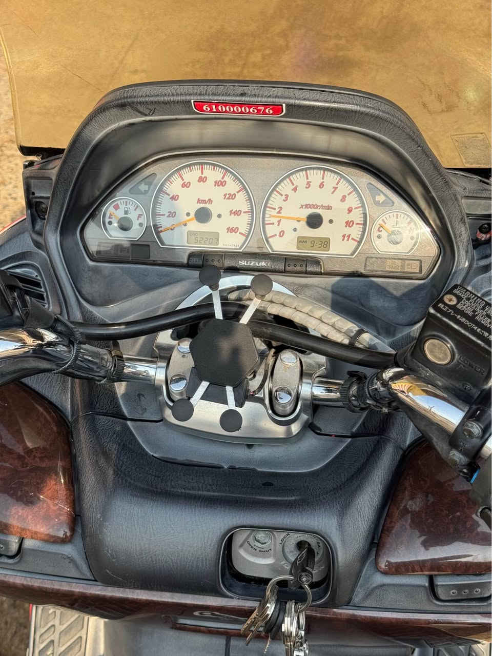السلام عليكم. سكاي وايف 400cc محرك جدا نظيف والدراجة رمبه  يعني برغي ما مفتوح نظافه فول سنويه ورقم إنكليزي بسمي السعر بيه مجال بسيط إذا مهتم راسل على الماسنجر او ***********@ للمعلومه سويج وبخاخ المحرك اقتصادي جدا وهنالك مشكله زيت في الدبلات الاماميه فقط. النجف, العراق
