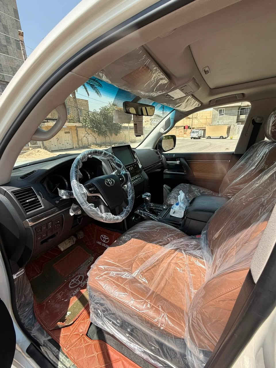 السلام عليكم
لاندكروز GXR GRAND TOURING 
2021
ماشية 34الف حقيقي 
المواصفات:
محرك 6 سلندر 4000
دشبول لكزز
فتحه سلايت
5 كامرات محيطيه 
تشغيل عن بعد
خمس بصمات
ثلاجه 
ثلاث شاشات
كشانه جلد وكهرباء (كشن السايق 3 دكم)
دوسات ليزريه LAND CRUISER
فول تحكم استيرن جهتين
مري جانبيه قابله للطي عند الرجوع
دفع رباعي
انضمة قياده
مانع انزلاق
دبل ماوس 
8 ارباك
صندوق كهرباء شفط جگات
طفايه
زراك لايت 
شاحن لاسلكي
كروز مثبت سرعه
لايت زينون عالي ناصي
لدات امامي خلفي
اشارة لكزز 
حساسات امامي خلفي جانبي
السعر 
المراسلة على الواتساب 
***********
موجودة بلنجف
