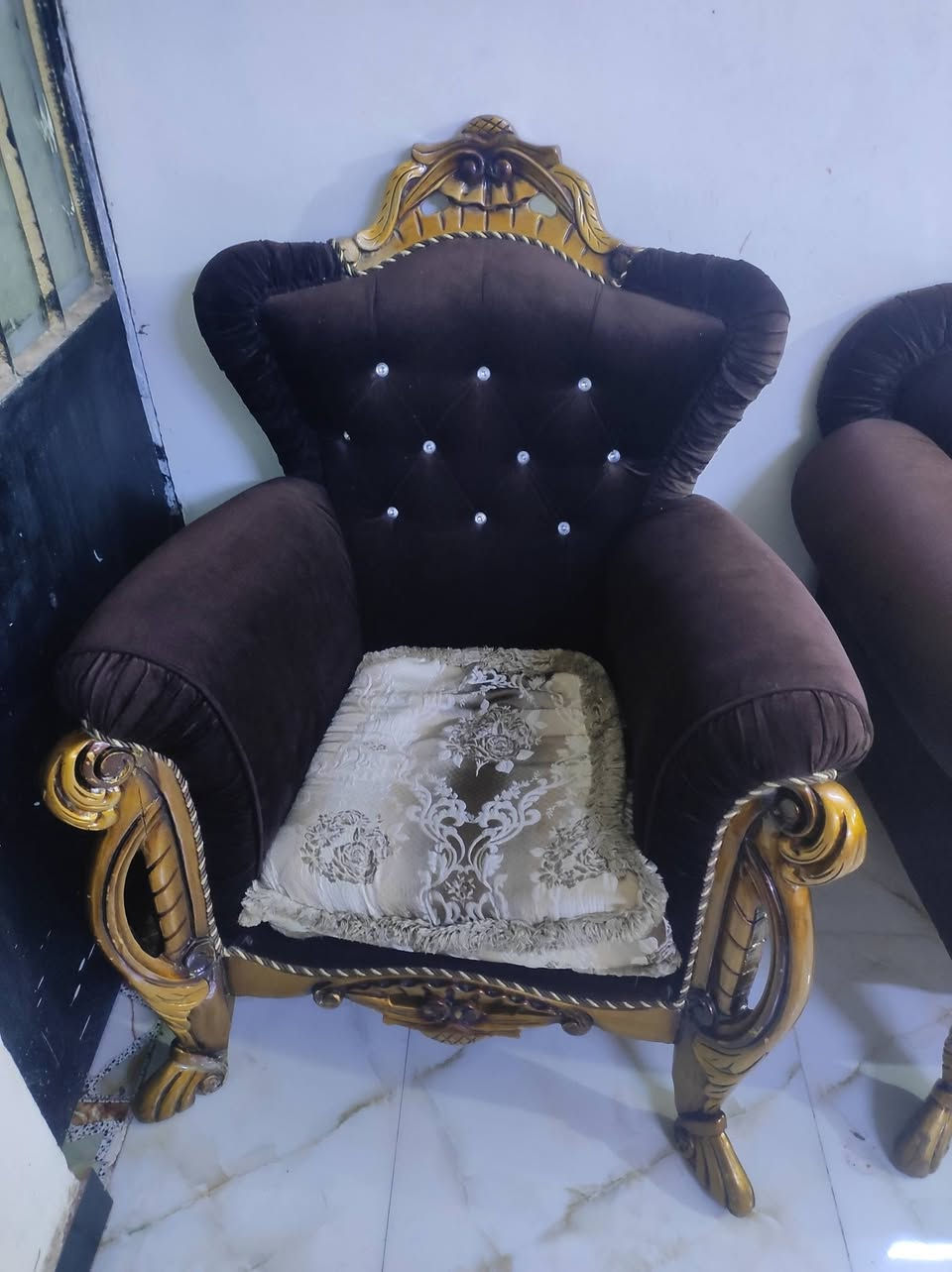 نص دخم نضيف ملكي للبيع هوه طبلات 2سعر 300 رقم***********

