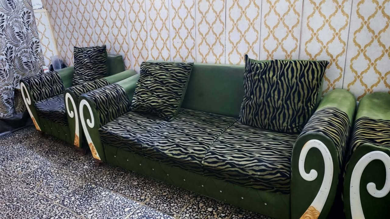 السلام عليكم تخم البيع مستعمل سعره ١٠٠ الف مكان بغداد مدينه الصدر رقم الجوال ***********

