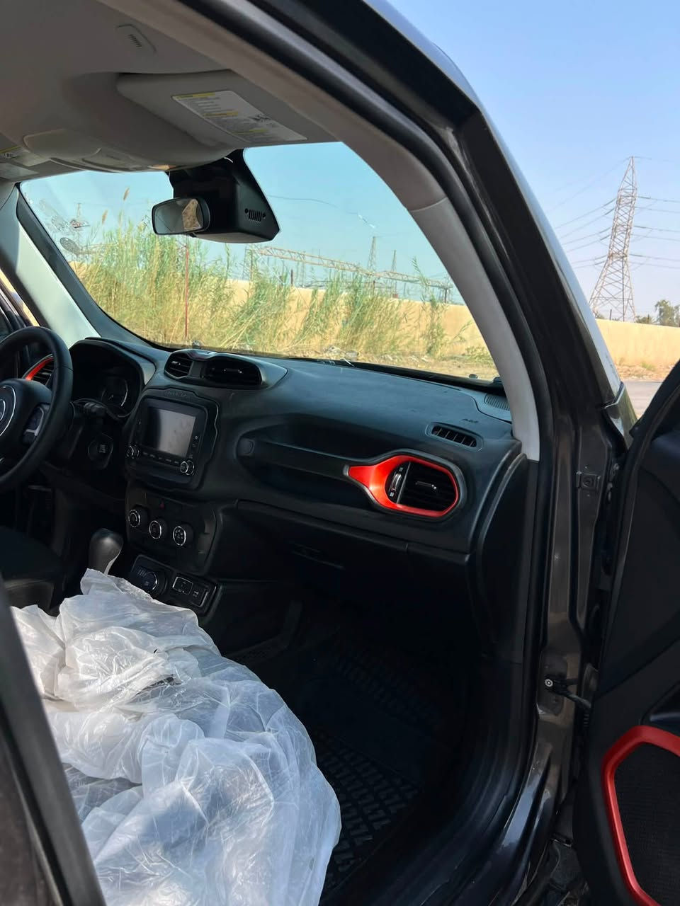 السلام عليكم اخوتي
� للبيع جيب رينيجيد 2020 🚘

🔹 موديل 2020
🔹 ماشية 91 ألف
🔹 رقم السليمانية
🔹 تحويل ثاني يوم
🔹 محرك، كير، صدر، وتبريد كله مكفول
🔹شواصي ولغد مكفول
🔹 نص فول
🔹 حادثها قطعتين مثل موضح بالصور
ديالى بعقوبة الهاتف:***********

125💵 وبيه مجال
