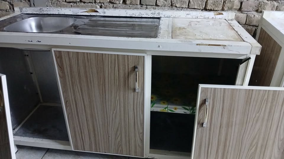 السلام عليكم كاونتر للبيع بي ملاحظات بسيطه السعر 125 وبي مجال مكان قريب علشعب ***********
