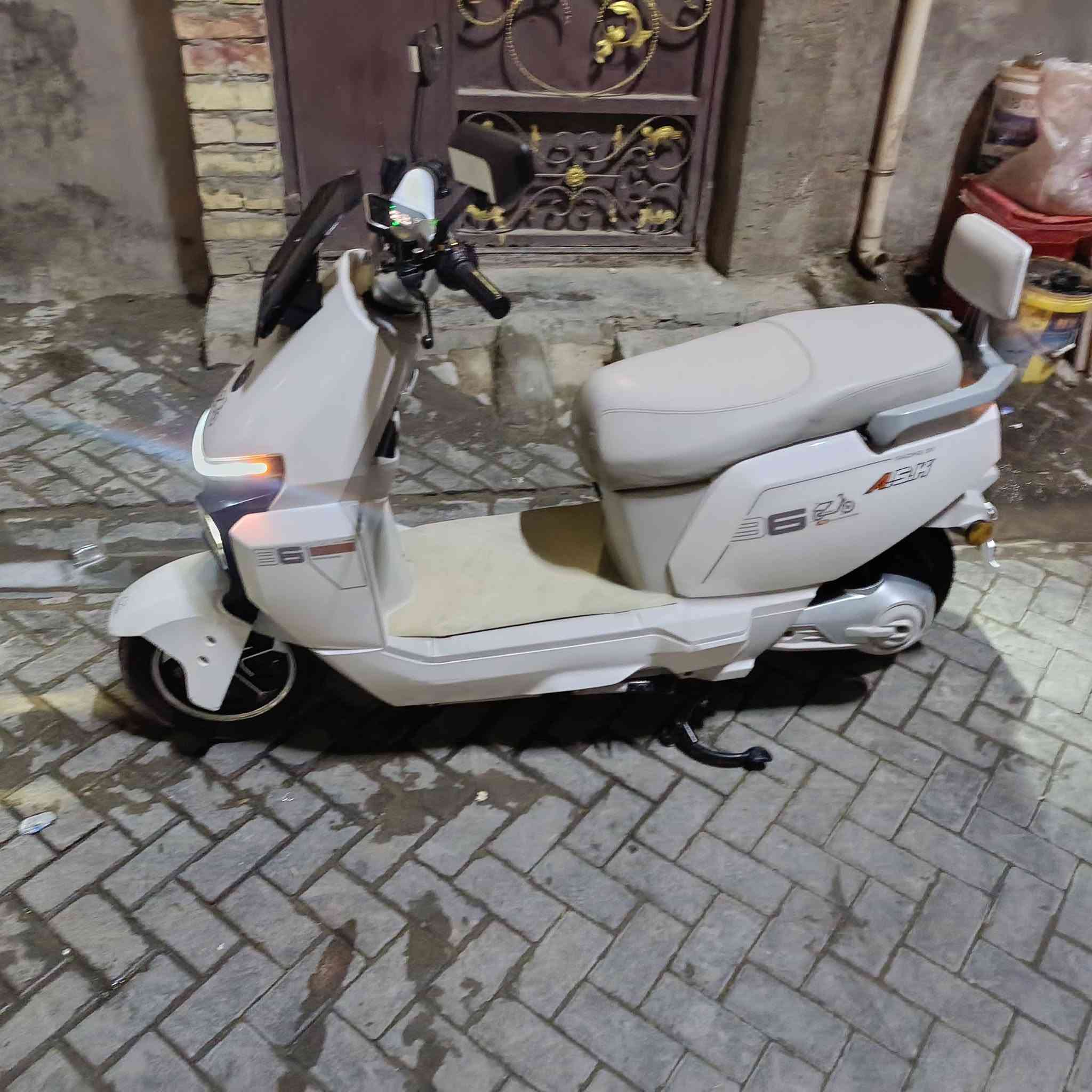 دراجة شحن • نضيفه • مثبت سرعه