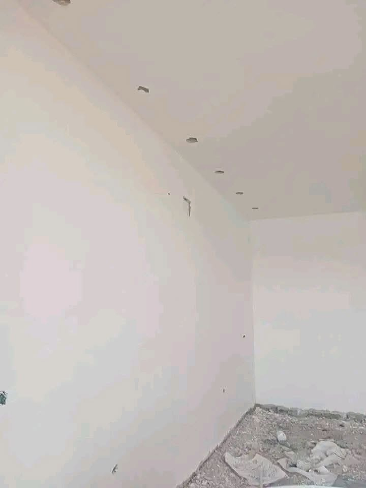 ***********

