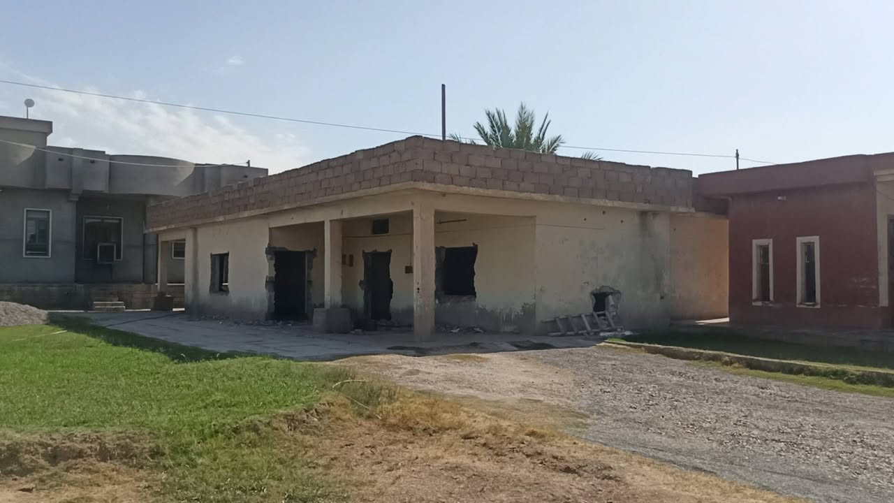 السلام عليكم
السلام عليكم مطلوب كادر تفليش بيوت
عندي هذا البيت اريد افلشو
مكاني الشرقاط قرية شكرا 
الي يحب يشتغل يتصل 

***********
