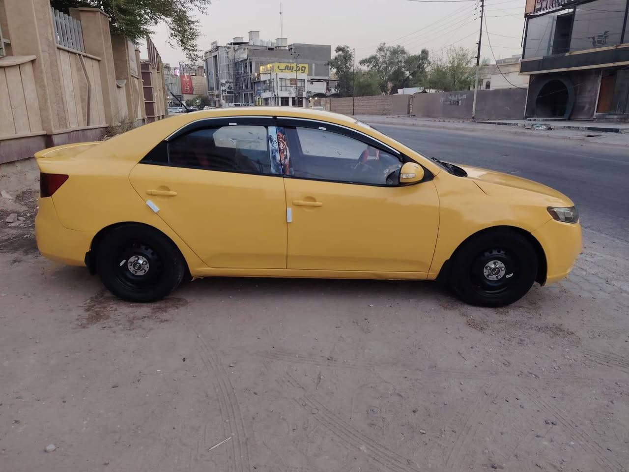 السلام عليكم كيا فورتي  موديل 2013رقم بغداد تحويل ثاني يوم وارد امريكي حادث جاملغ  خلفي فقط مكينه 2000 دوش مكينه وكير وحداديه وتخم تاير مكفولات تبريد ثلج سيارة كل نقص مابيها مصفره هيئه عليها غرامات مليون وميه تنزل من سعرها السعر 73 وبيها مجال بسيط رقم الهاتف 
*********** مكان سياره كربلاء مامتواجد ع النت
