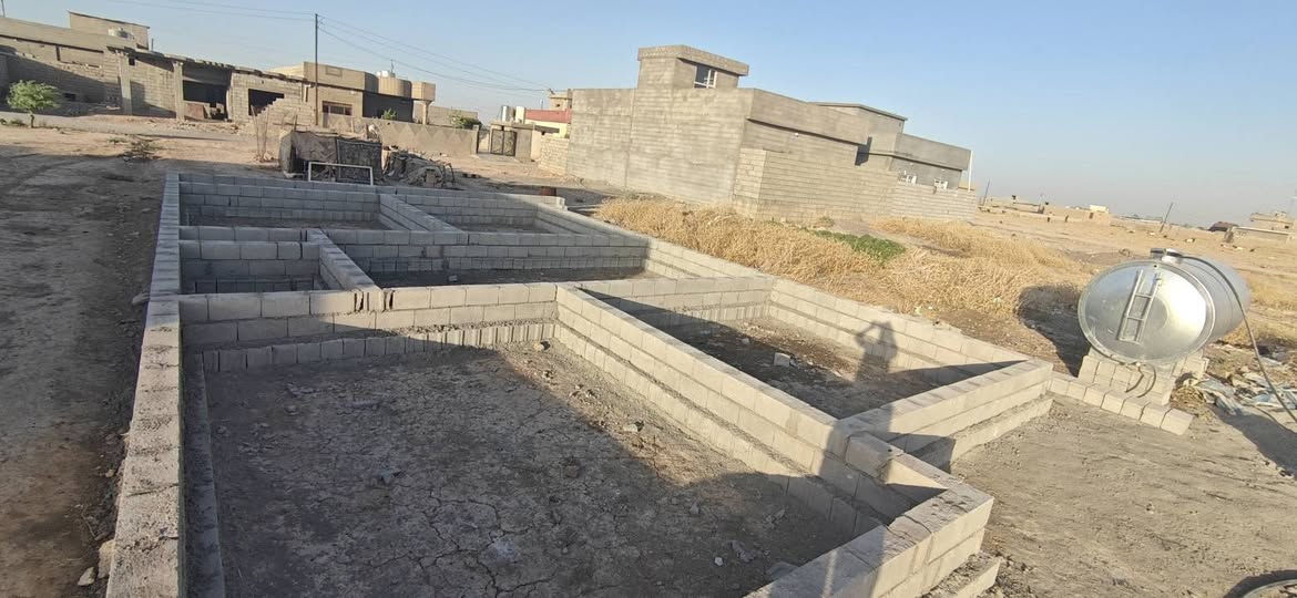 سلام عليكم اساس للبيع البگاره 
من تعبر صيطرره البكاره القديمه علا ليمين
مساحه 200 
سعر 8 مجال بصيط 
للستفسار ***********
