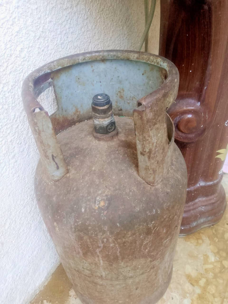 دوشك جربايه للبيع الأوزان الثقيلة بسعر مناسب وقنينه غاز بسعر ٦٠ وبنكات ثنين وساحبه دهون باسعار مناسبه في شارع ابو سمير ***********
