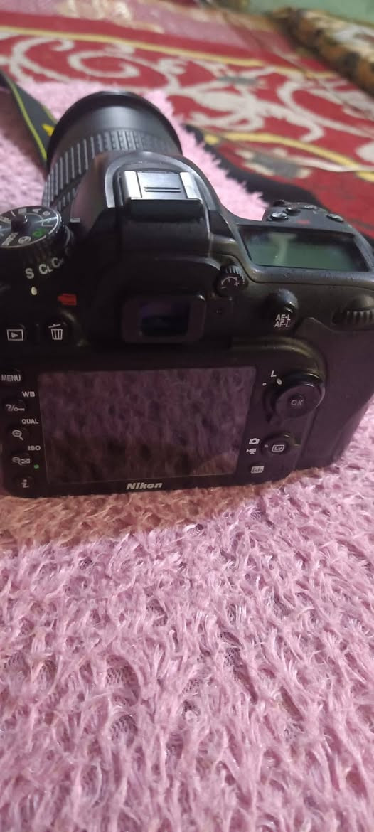 D7100 للبيع
***********
