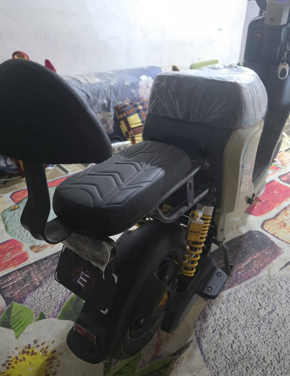 السلام عليكم
دراجة R9 2026 مكفولة من كلشي بعدها على وضع الشركه 

والبطاريات على وضع الشركة ويمك الصور وشوف استخدام شهر ضبط وممشاها جدا قليل 

اخت الجديدة بضبط وبعدها على جيس الشركة وتكدر تجي تفحصها بنفسك 

مكاني الهارثة ناحيه المصطفى 

السعر 500 قفل 

للتواصل ***********
