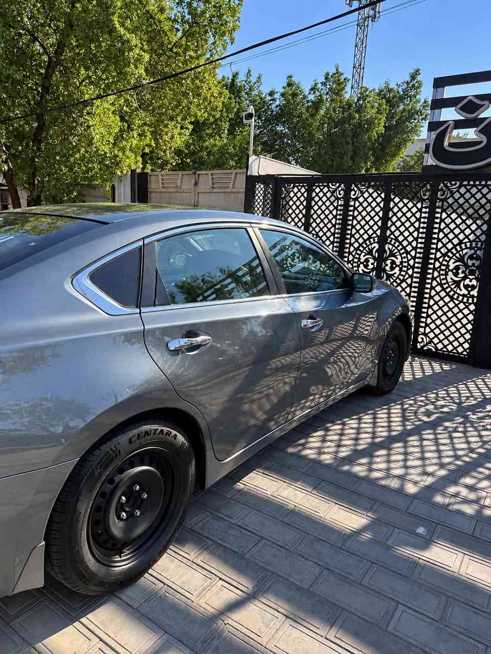 نيسان التما 16 مواصفات عادية بيهة كلير قمارة امريكي او بلعراق جاملغ الامامي يمنة السيارة نقصهة كمبريسر تبريد فقط ودرايم شفت مكينة 2500 تخم تايرات جدد ابلكات مجاول جدد ادامة كاملة مسويلهة 
السعر 100$ وبيهة مجال جدا بسيط تحويل وكالة على راحتك 
الرقم وتساب *********** مكان السيارة بياع شارع الرافدين

