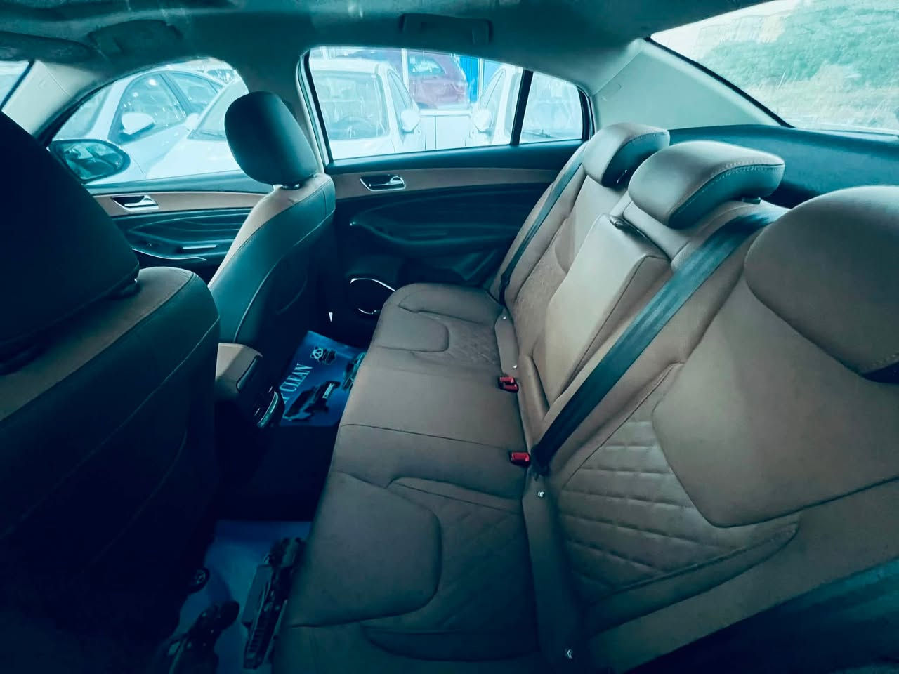 السلام عليكم شيري اريزو 6 2024 فول مواصفات كرسي كهرباء تشغيل عن بعد 4 كامرات محيطيه حساسات رادارات مري شفط اشاير بل مري فول مواصفات محرك 1500 تيربو فتحت سقف سياره فول رقم سلمانيه بعدها بسم الشركه عداد المسافه 800 زيرو السياره مكان بغداد البياع *********** السعر 120 وبيها مجال بسط اتصل وتدالل غير متواجد ع فيس
