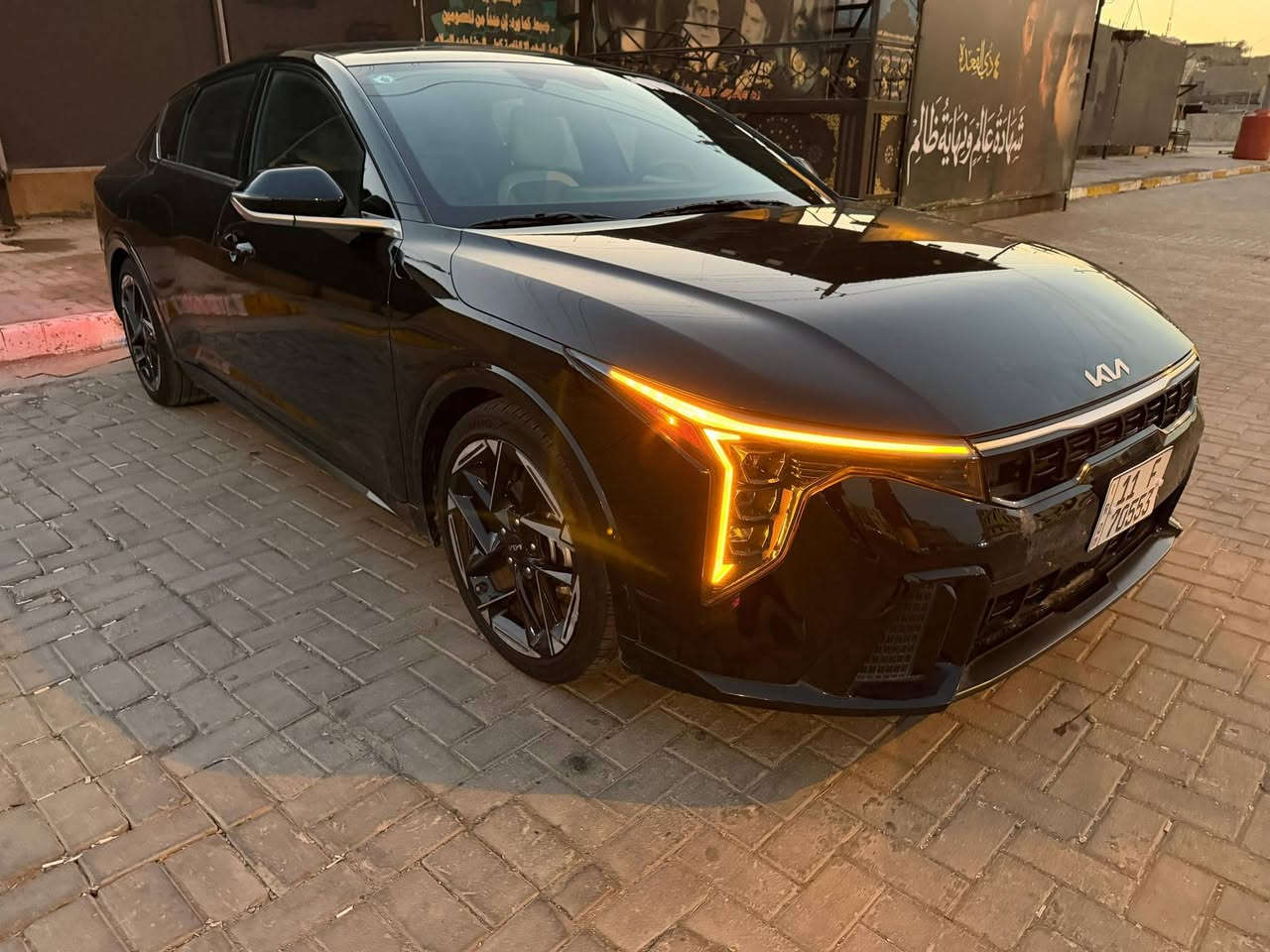 السلام عليكم
#كيا كي 4 فور 2025 K4 جيي تي  لاين فول مواصفات 

عداد المسافات:  ١٤ الف كيلو

الضرر: 1 قطعة جاملغ خلفي صبغ جهة سايق ايرباك سليم 

👇👇مواصفات  🇺🇸 :👇👇

تشغيل عن بعد

شاحن وايرلس و شحن مغناطيسي

رادارات امامية قيادة ذاتية والحفاظ على المسار

رادارات جانبية نقط عمياء

رادارات خلفية تنبيه عبور + توقف ذاتي

لدات نهارية امامية

بك لايت خلفي لد شمعة

سستم صوت 

مكينة 2000 دوش

ويل كب ١٨ كروم

شاشة كبيرة لمس مع عدادات ديجيتال 

كاميرا خلفية دوارة

وضعيات قيادة  نورمال سبورت

حساس هواء اطارات

اشاير بالمري

صندوق ذكي

مقاعد جلد  لونين 

تدفئة و تبريد مقاعد امامية

لايتات زينون عدسات

وباقي المواصفات المعروفة 

 السعر ١٨٢ 

*********** 

مكان السيارة بغداد حي العامل
