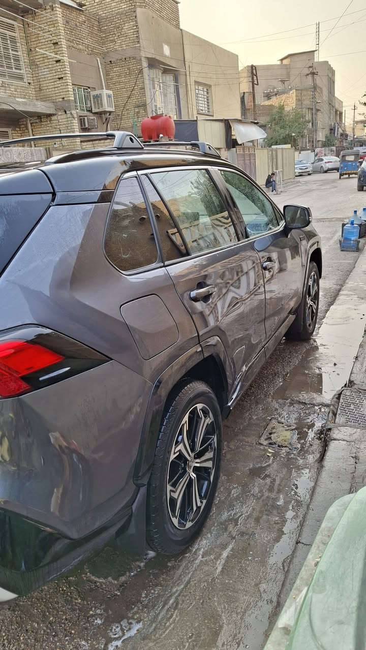 TOYOTA RAV4  2024 بلكن
 
📍السيارة موجودة في بغداد حي العامل 

تويوتا  راف فور   هايبرد + بلكن XSE
المسافة المقطوعه 8000

المحرك 2500cc هايبرد 
الموديل 2024
مرقم بغداد 
بانوراما 
شاشة كبيره JBL
دفع رباعي 4x4.
رادار امامي خلفي 
 مانع تصادم
تصحيح مسار
مانع انزلاق
تحديد مسار
نقطة عمياء .
مثبت سرعة
هاند بريك كهربائي 
5كامرات
كراسي كهرباء 
كراسي تدفئة تبري 
بصمه أبواب
تحكم ستيران شفتات 
تشغيل عن بعد سياره 
ويل قياس  19 .
اضويه اماميه زنون LED
كشافات ضبابي LED 
حساسات خلفيه 
باب خلفي كهرباء
نظام GPS+ خرائط 
3 انظمة قياده 
***********
السعر 350
