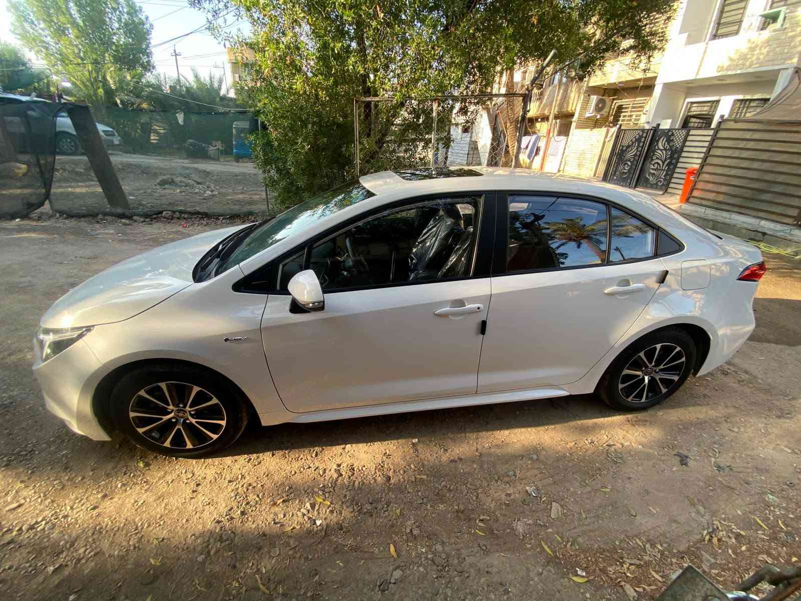 كورلاهايبرد٢٥ شكل الامريكي ماشية٣٢فول مواصفات على وضع الشركة كافة غراضه موجودة من البصمات ٢ وكتلوكات وارضيات والعدة مكفولة من الصبغ والتبديل فقط بيه بارد بسيط يم التايرالخلفي السيارة بسمنة شرط التحويل السعر ١٥٥ بي مجال مكاني بغداد 
***********
