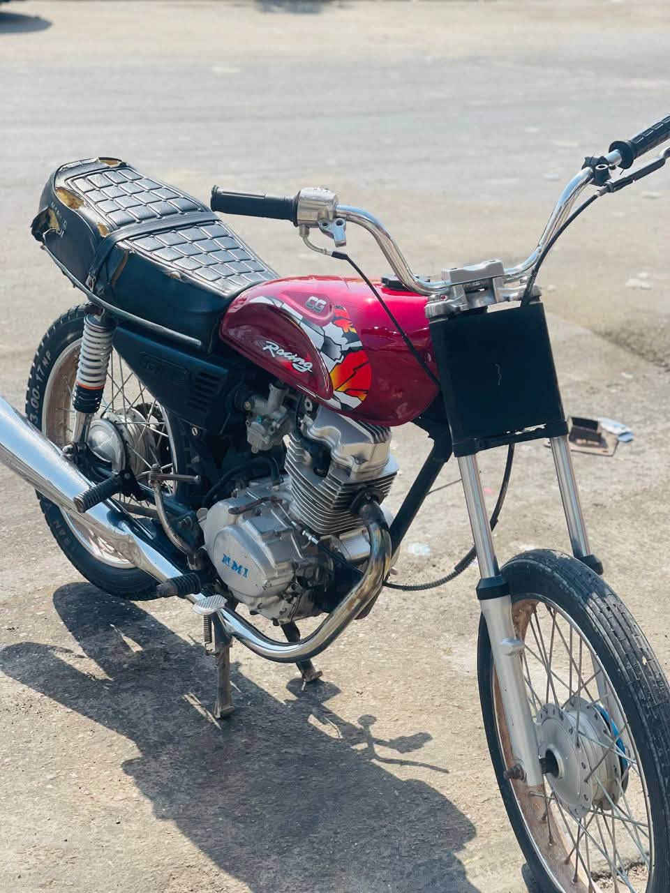 للبيع كلك مفتوحه ولفات فقط سعر ٣٥٠ وبيه مجال
نامه شلامجه صالنصه نجمه البلاديه فصله وشلعه ومعدل
مكاني حي العباس 
***********
@إشارة
