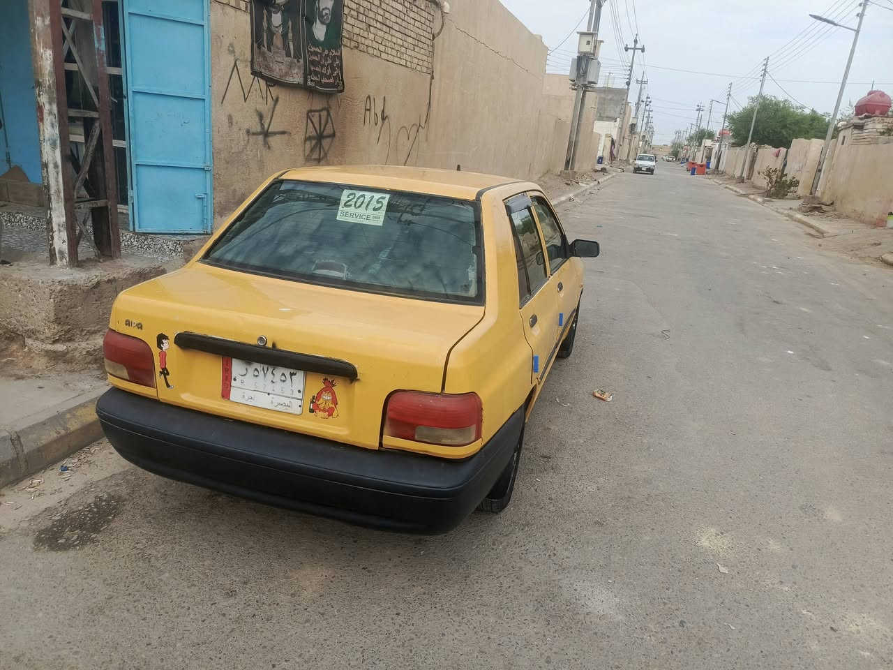 سلام عليكم سياره سايبه للبيع سياره جاهزه ما ناقصه شي مديل 2015 مكينه كير نضاف سياىه  معمره الخياسات وتجي وتكلب ابيعن كوم حديد سعر 20 بيه مجال بصيط سنويه 27 كلش ***********
