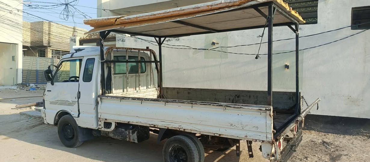 السلام عليكم 
كيه بنكو ٩٦ 
مكينه مجفته جديده صارلها سبوع 
رقم بغداد صدامي راعيها بغداد بس ماندله
مكاني نجف 
السعر ٢٣وبيها مجال 
***********
