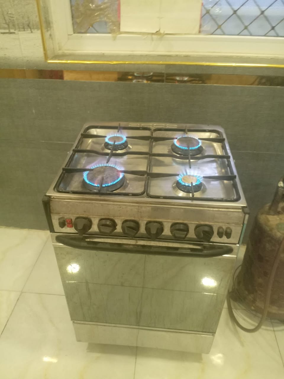 طباخ • ايطالي • نضيف