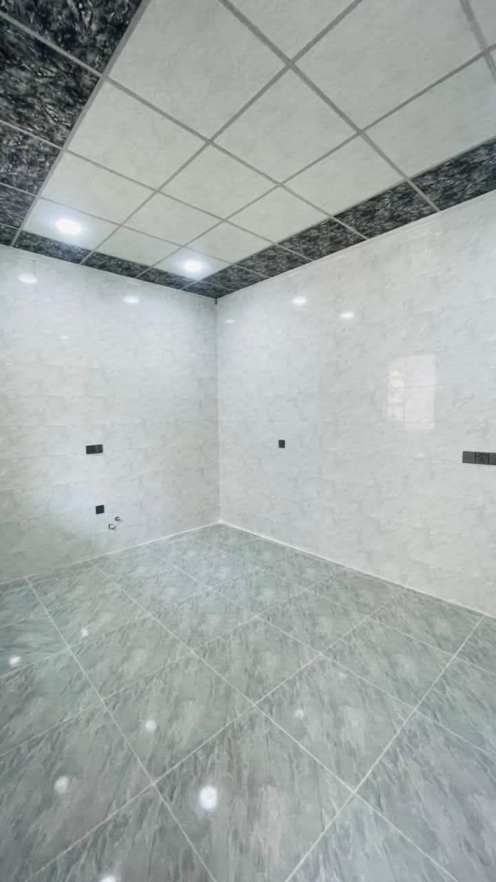 دارا للبيع حي الملايين الأولى قرب جامع الصواف 

السعر 108مليون بيه مجال 

المساحة 106

واجهه ◀️9

الطابق الأولى ◀️غرف نوم صحيات وهول واستقبال ومطبخ وكرج 

نضام كامرت دفن وستلايت وانترنيت وسبالت ودكتات بناء فول تسليم مفتاح 

الطابق الثاني ◀️3غرف نوم وهول  وصحيات

م شارع تبليط بعرض 10متر اتجاه شروق

الاستفسار والاتصال ع ارقام التالية 

***********.                                      ***********
