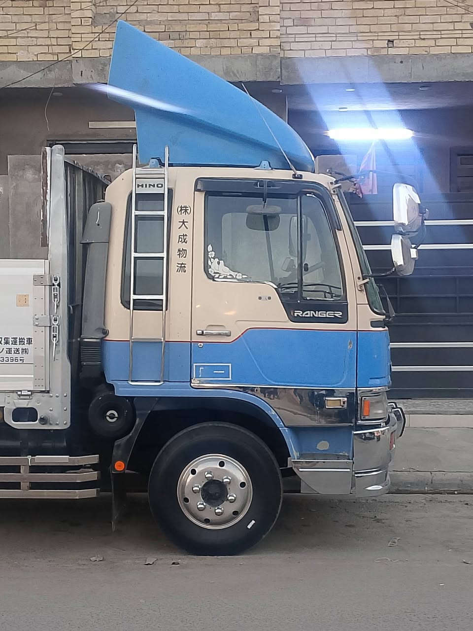 السلام عليكم هينو موديل 94 6وربع بلاد 70 عادي بخار بدون تنقيص رقم ذي قار بسمي غير متواجد على الفيس مكان بغداد الاستفسار على الرقم ***********
