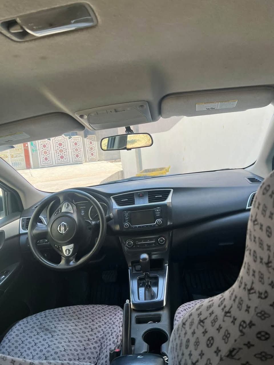 نيسان سنترا
موديل 2018
رقم بغداد بأسمي 
وارد امريكي حادثها فقد الدعاميات وبيها مكانين بارد بسيطة كلش بالعراق بدون  صبغ 
مكانها بالحلة 
للاستفسار الاتصال على الرقم ***********
