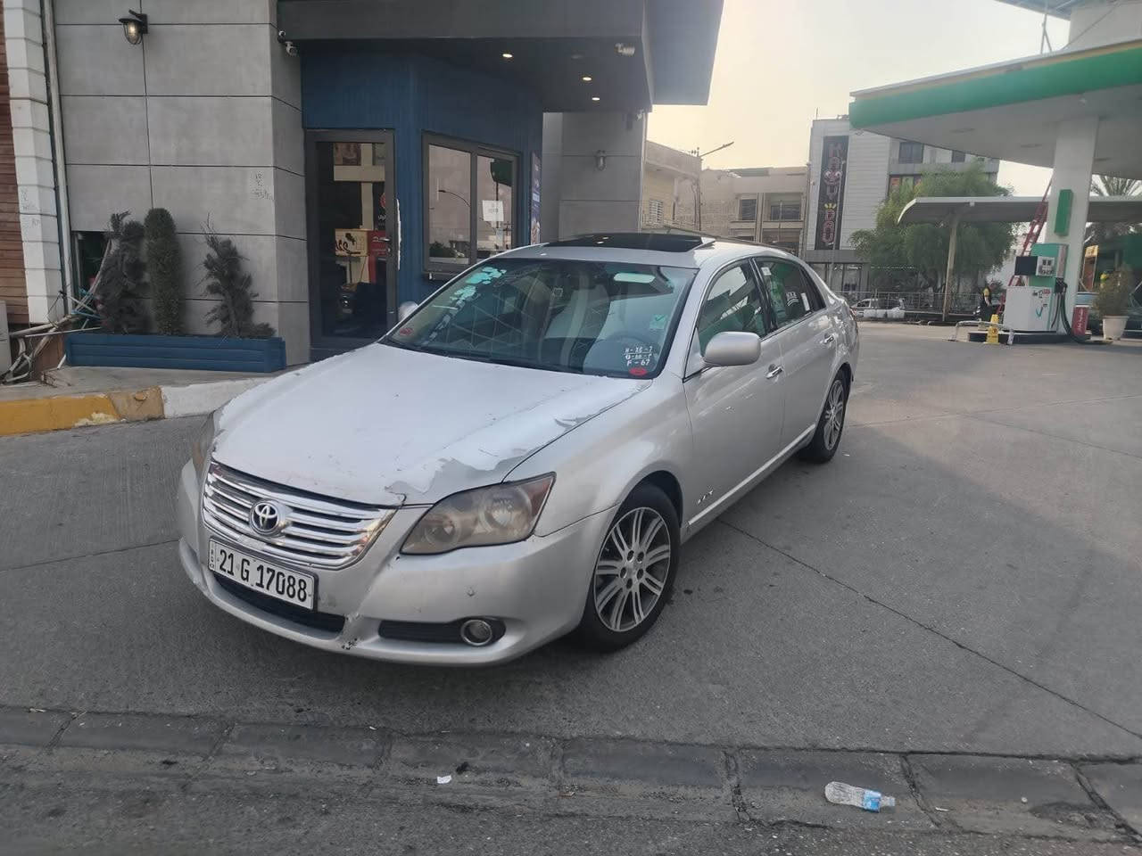 سلام عليكم 
تويوتا أفلون خليجي 2009/ لون سلفر / مواصفات فول فول limited/ رقم و سنوية جديد / تحويل و وكالة بشرط / شيارة غاز و بنزين / بطاقة غاز و بنزين موجود / ٤ قطع صبغ و قطعتين بارد / بصمة/ سقف سلايد / كشن جلد و كهربائي وخزن/ بردة كهربائي بيلادي/كير و محرك بشرط / تبريد بشرط / سيارة نظيف كلش / تاخم أمامي و خلفي مظبوط / ٤ طايرات جديد / كهربائيات كامل كامل يشتغل 
ملاحظة / شوية بي دواخل 
سعر / 95$
عنوان / كركوك 
رقم موبايل/*********** كركوك, العراق
