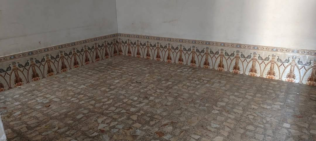 بيت 100 متر للايجار طابق واحد غرفه وصاله ومطبخ واستقبال وصحيات داخليه وخارجيه ومنور  في حي ميسان في منطقه الشريط قطاع 76 
للأستفسار *********** 📞
او مراسله صفحه مكتب ابو مشتاق للعقار 
عنوان مكتبنا
"الكوفة حي المتنبي الشارع الفاصل بين حي المتنبي وحي الجامعه مجاور مكتبه هشام " 
نستقبل جميع عروضكم من البيوت والعرصات
