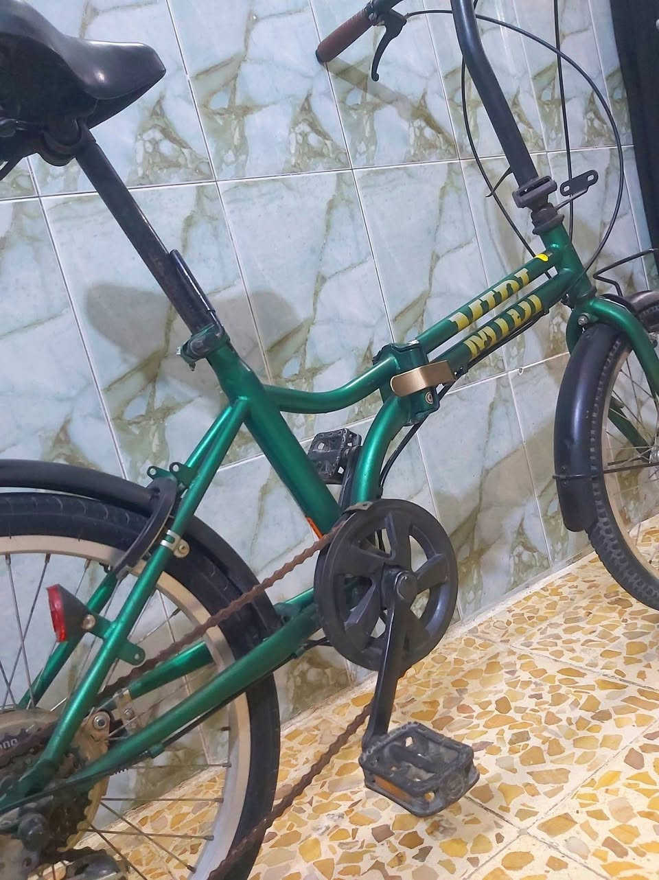 بايسكل ياباني حجم 20 يطبك كسر حاوية نظافة 97/% 

السعر 75الف 

((العنوان/بغداد/البلديات)) رقم الهاتف ***********
