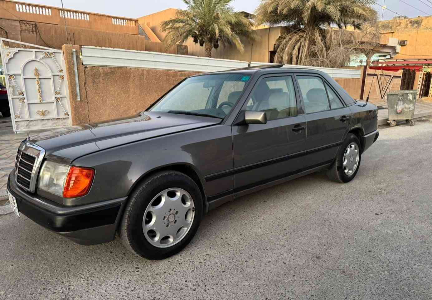 مارسيدس دب 1989 حجم 230 السعر 62 للأستفسار الاتصال *********** مكان السيارة صلاح الدين تكريت
