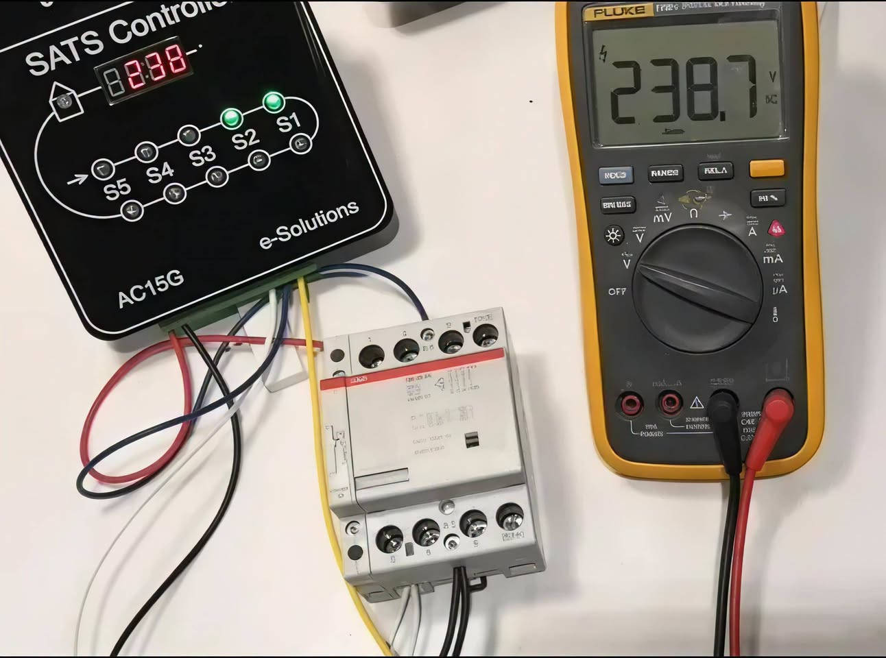 جـهاز التحويل الذكي AC15G
🔄 تحويل تلقائي وآمن بين مصادر الكهرباء مع مراقبة الجهد والحمل.
⚙️ إعدادات قابلة للتعديل + شاشة رقمية ومؤشرات LED لمتابعة حالة الجهاز بسهولة.
-للسعر والتفاصيل واتسـاب ***********
