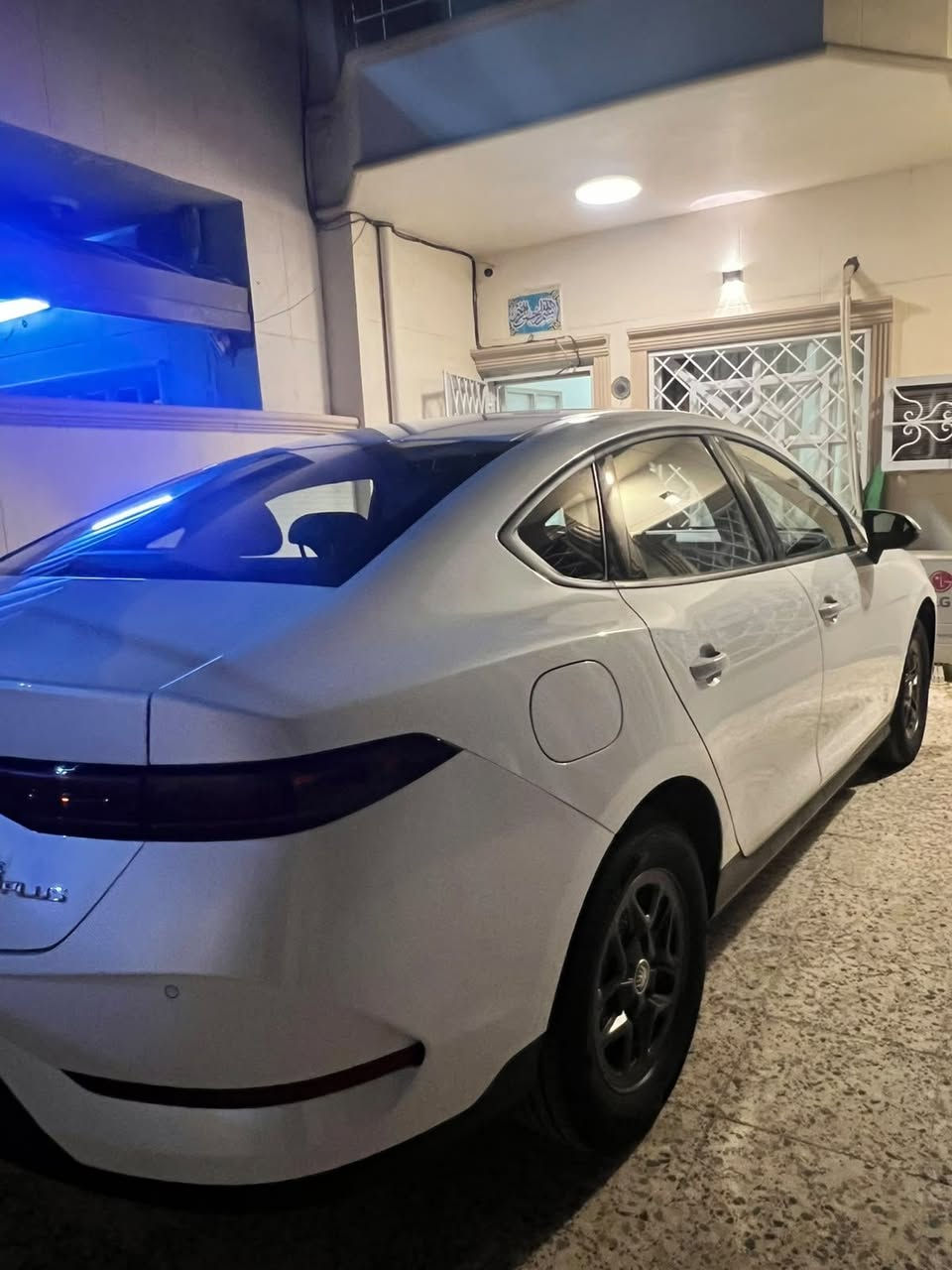 للبيع كن بلاص ماشية 2000 بحالة الوكالة كفالة من كولشي وحتئ الرصعة كامل ملحقاتهة بصمة كارت من كولشي . السعر  20.700 وبيه مجال بسيط  شراي تشلع عيوني .السيارة زيرو.***********
